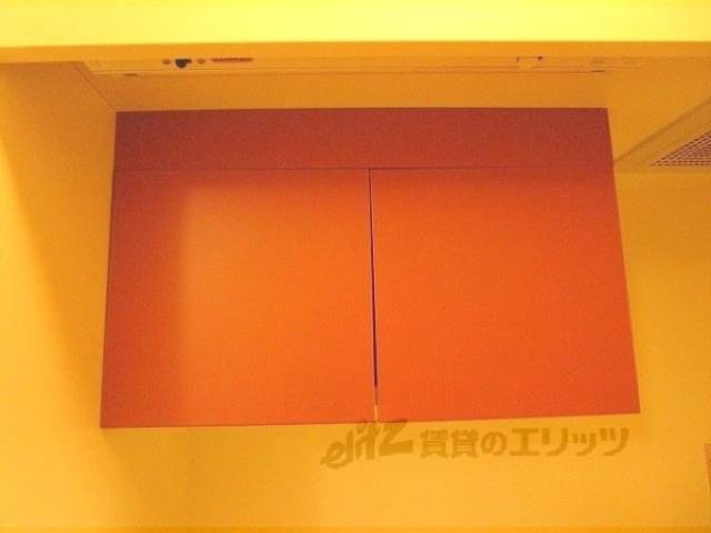 キッチン　上部収納