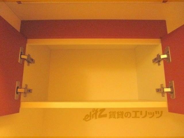 キッチン　上部収納