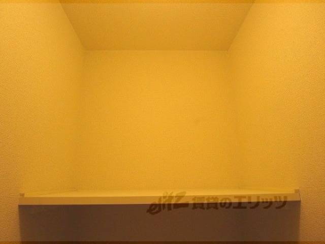 トイレ　トイレ上収納