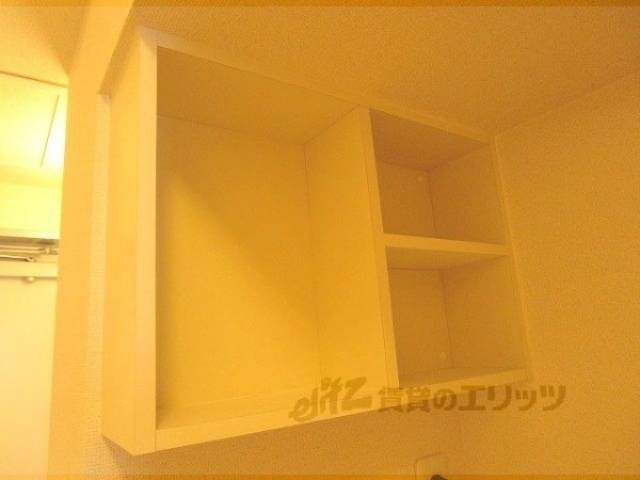 洗濯機置場　洗濯機上収納