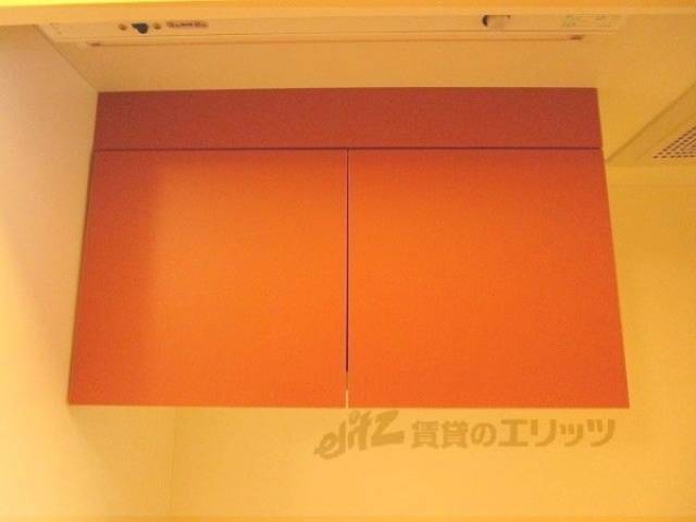 キッチン　上部収納