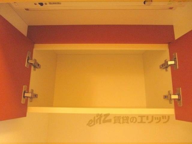 キッチン　上部収納