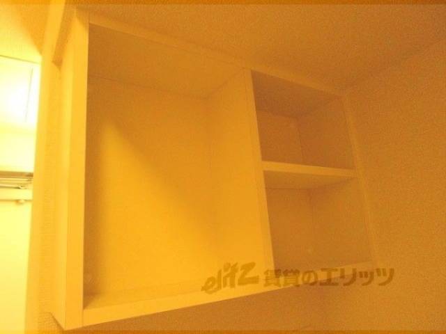 洗濯機置場　洗濯機上収納