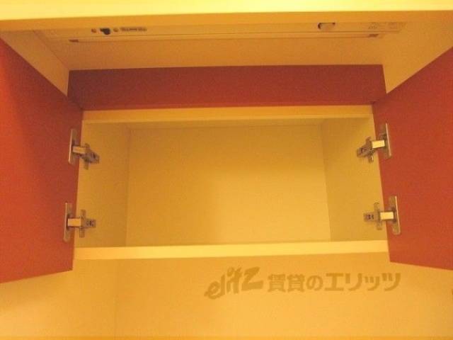 キッチン　上部収納