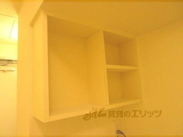 洗濯機置場　洗濯機上収納