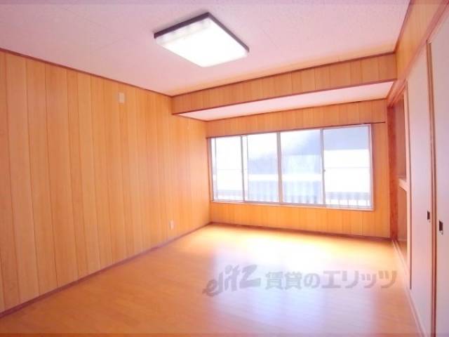 洋室　2階6.6帖のお部屋です。