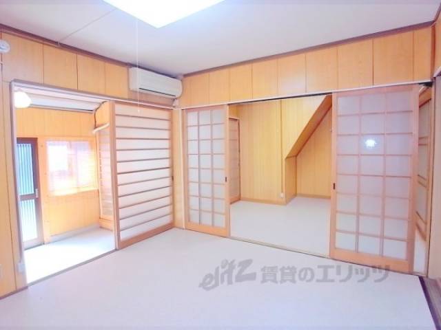洋室　家具の配置がしやすいですよ。