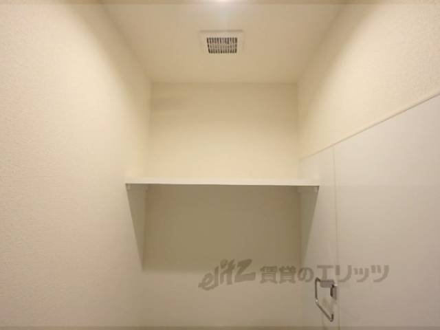 トイレ　トイレ収納
