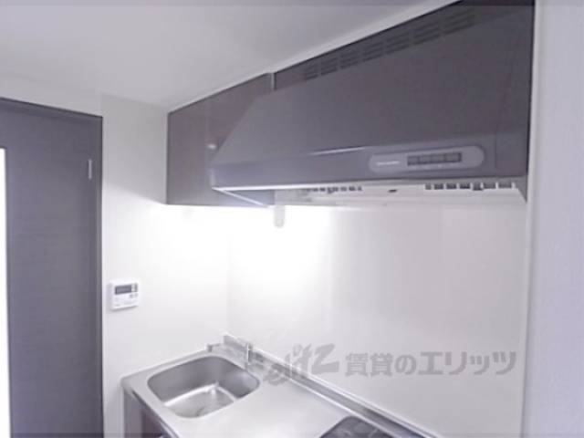 下駄箱　換気扇・吊戸棚