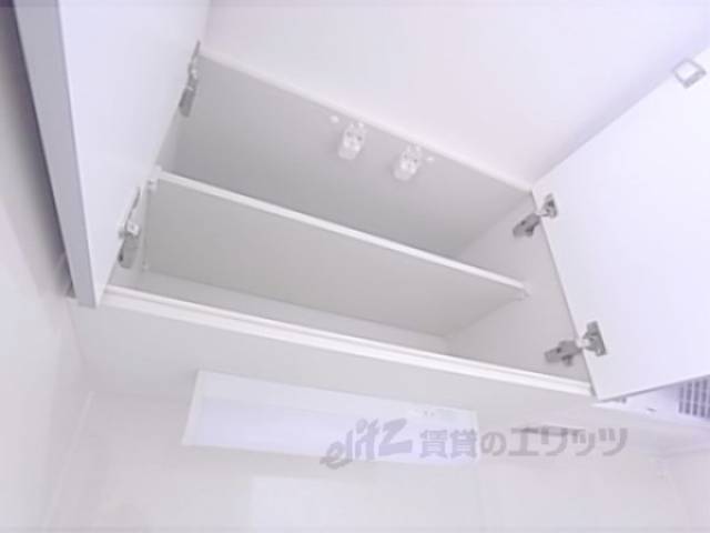 キッチン　吊戸棚・収納場所