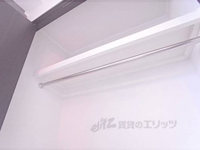 収納　上段・左側