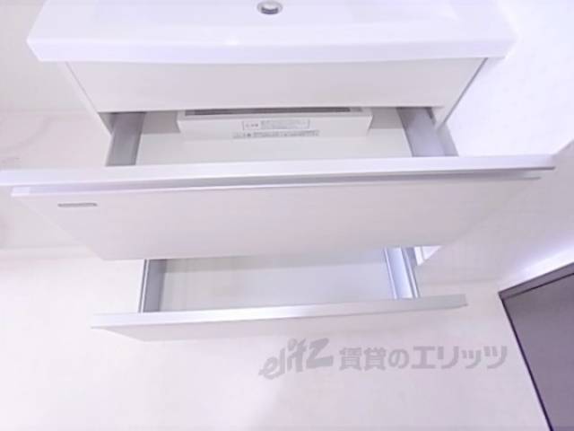 洗面所　洗面化粧台・収納場所