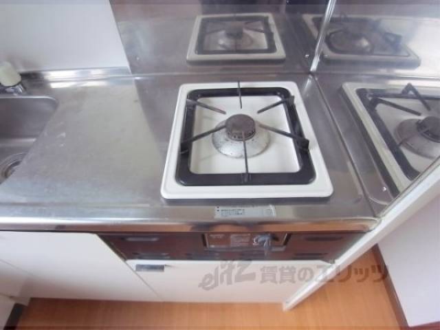 キッチン　コンロ　１口ガスコンロ付きです。