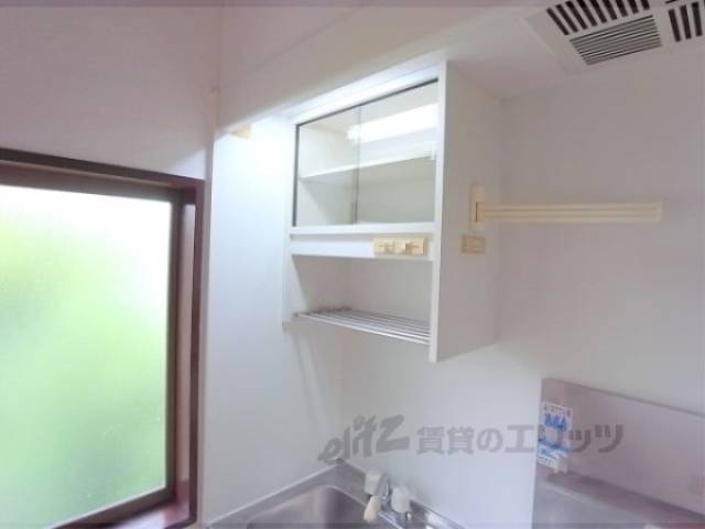 キッチン　キッチン上部棚　食器の収納に使えます。