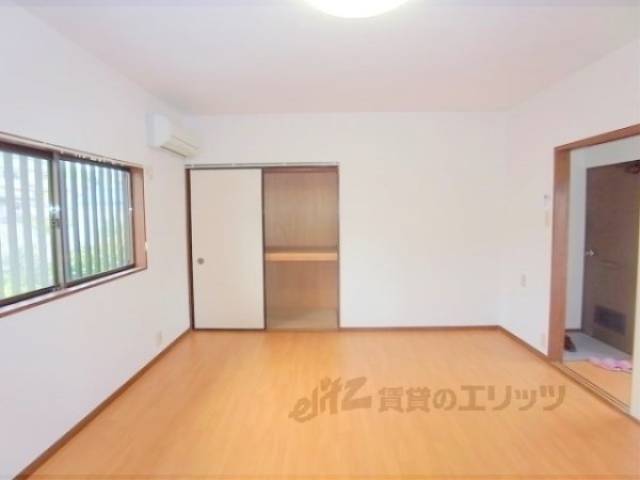 居室　広いので居心地がよいですよ。