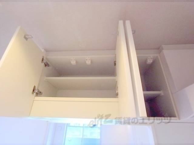 キッチン　上部収納