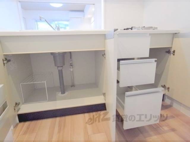 キッチン　下部収納