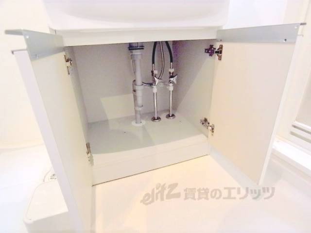 洗面所　下部収納