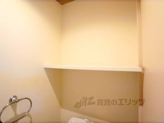 トイレ　上部収納