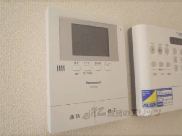 モニターホン　お顔が見れて安心です