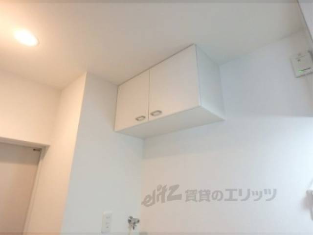 収納　洗濯機置き場の上部にあります