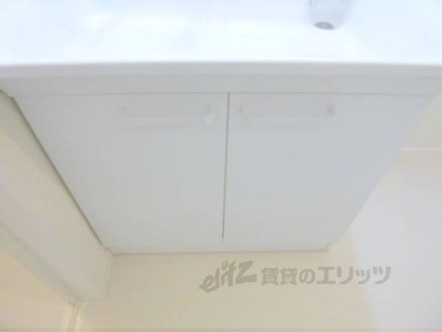 洗面所　収納スペース