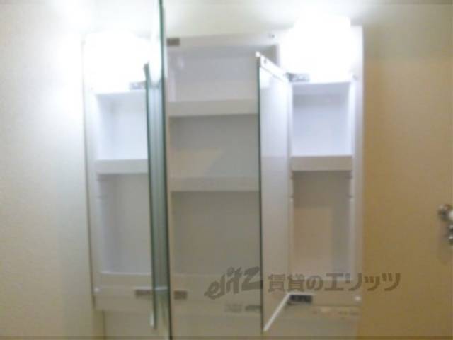 洗面所　収納スペース