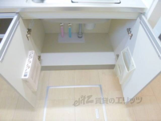 キッチン　収納スペース