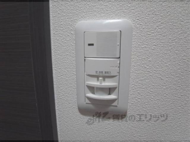 玄関　センサー照明