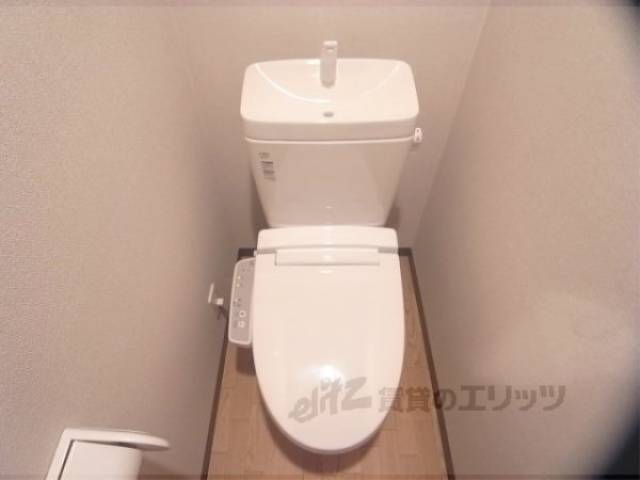 トイレ　ウォシュレット付き