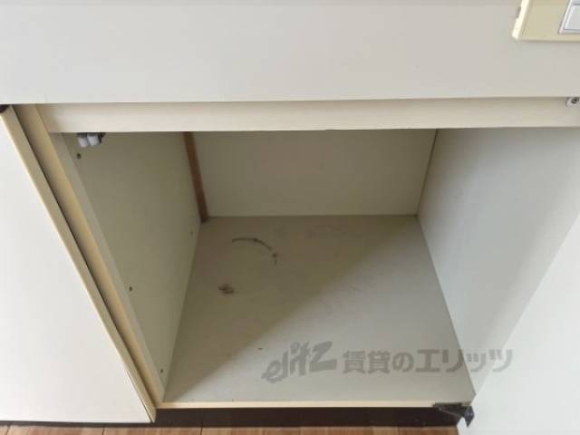 キッチン　収納下部