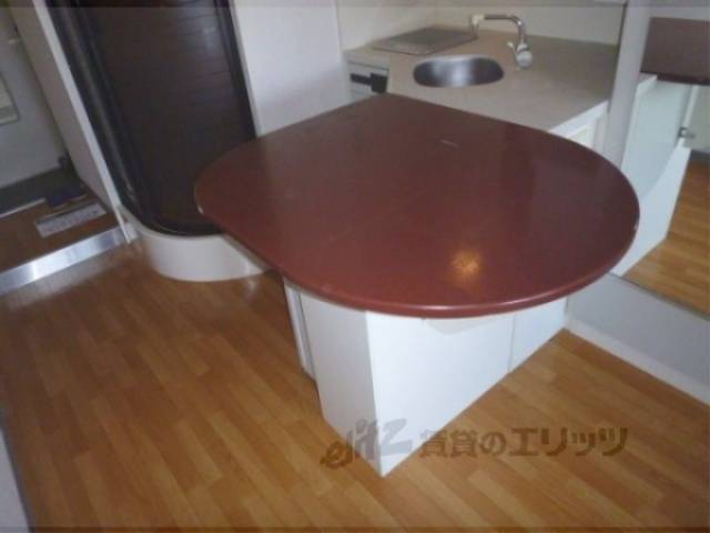 台　折りたためる机です