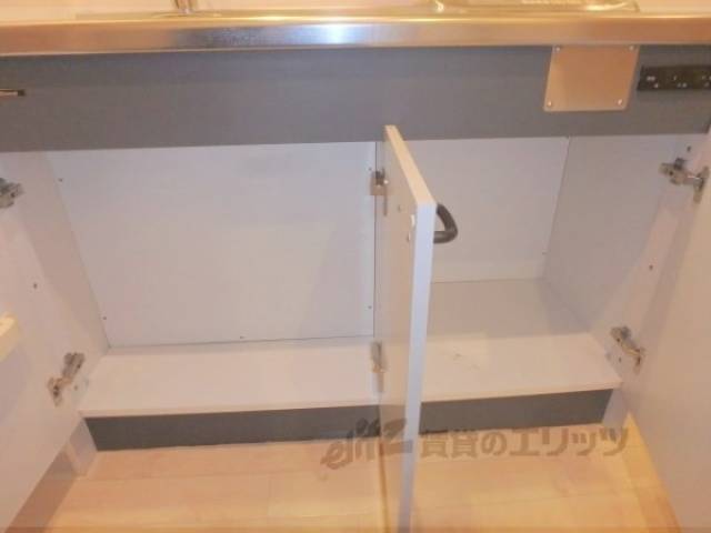 キッチン　収納下