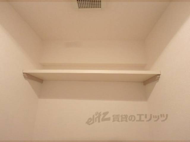 トイレ　トイレ上収納