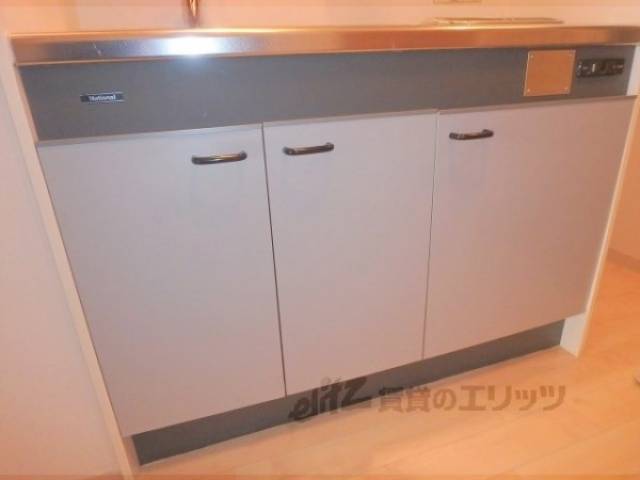 キッチン　収納下