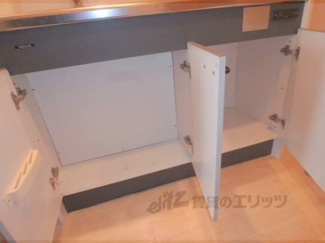 キッチン　収納下