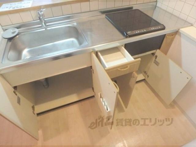 キッチン　下部収納