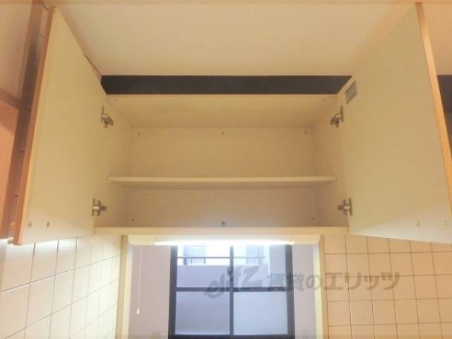 キッチン　上部収納