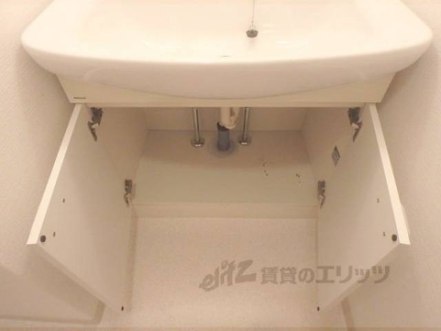 洗面所　下部収納