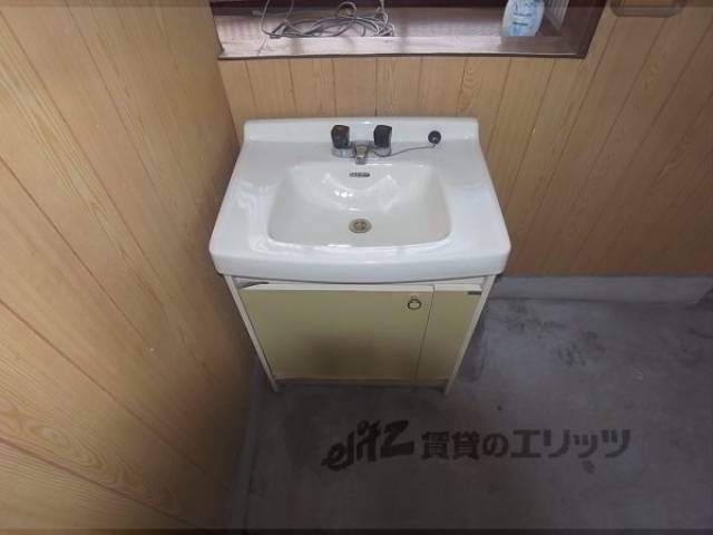 洗面所　1Ｆ　綺麗な洗面所です。