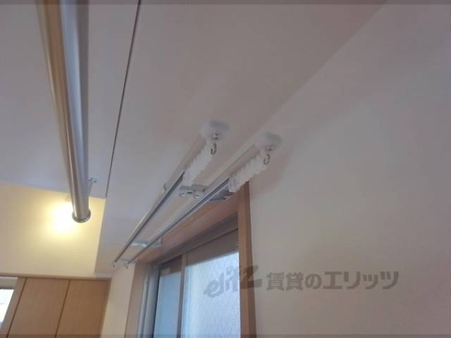 カーテンレール　北側