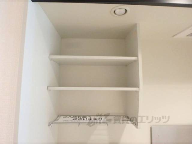 キッチン　シンク上の収納です