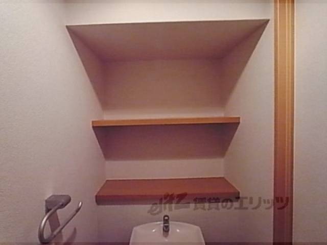 トイレ　トイレ上収納