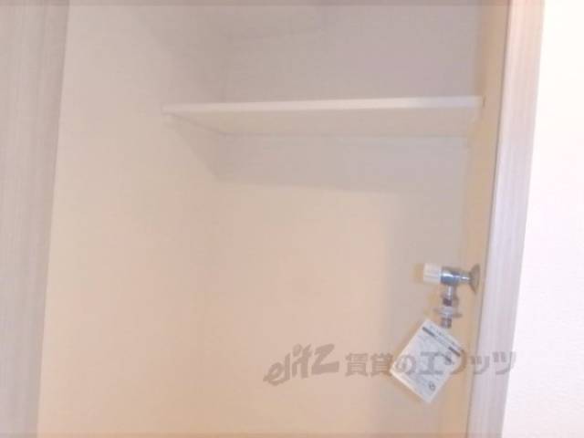 洗濯機置場　収納上部