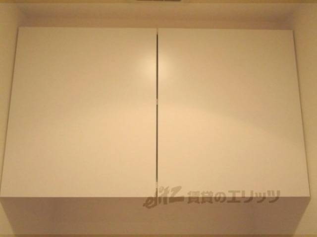 トイレ　上部収納