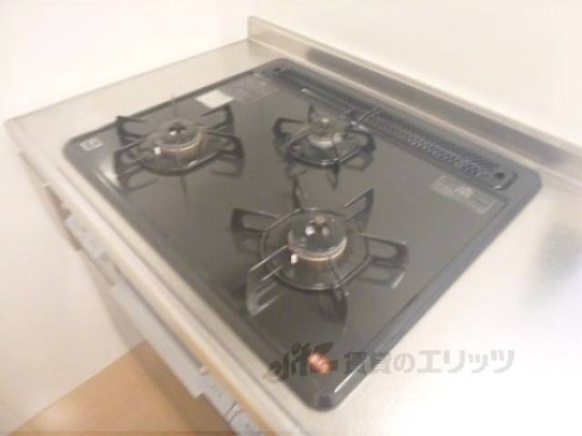 キッチン　3口ガスコンロ