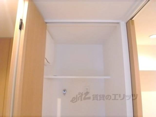 洗濯機置場上部棚