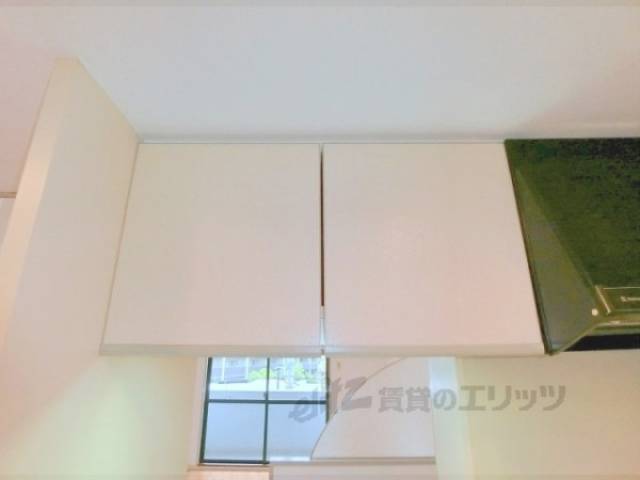 キッチン　上部収納