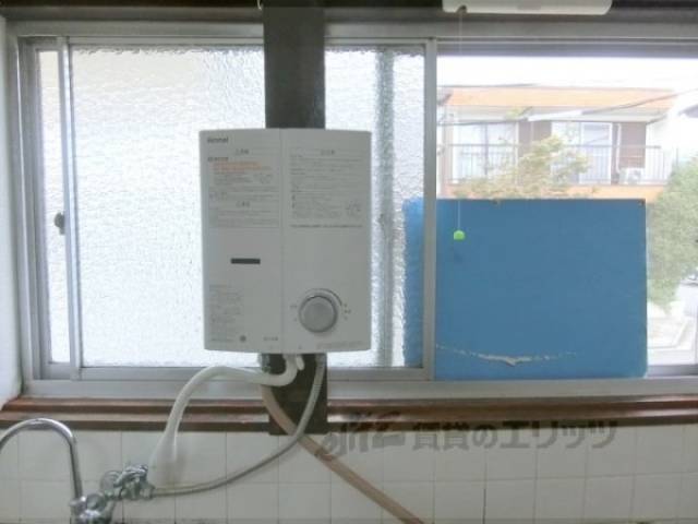 キッチン　湯沸かし器