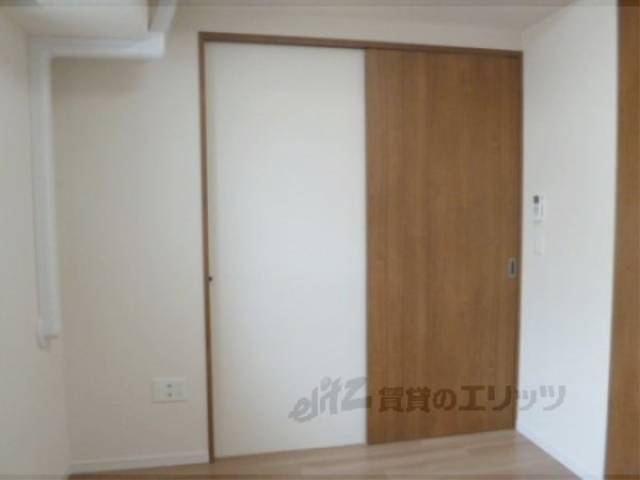 洋室　5帖